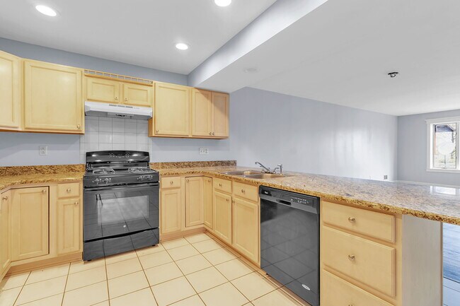 Building Photo - 5938 Newhouse Rd