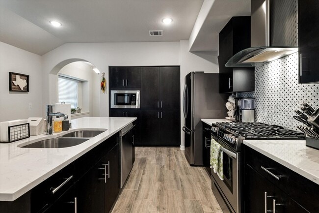 Building Photo - 3225 Sioux Trl