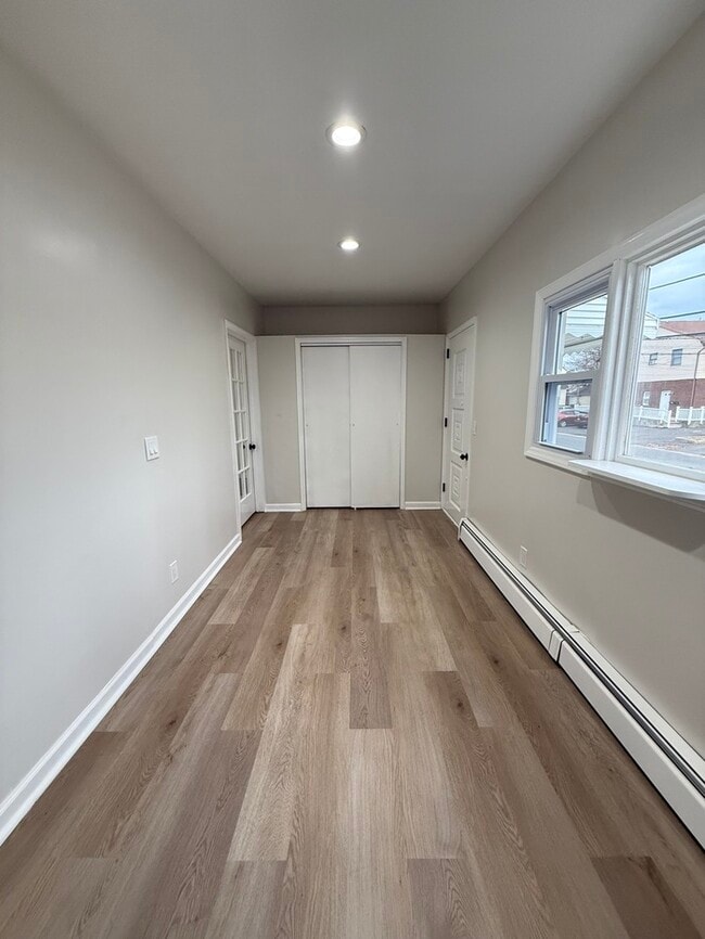 Building Photo - 255 N 1st Ave