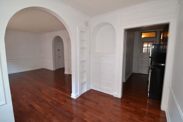 Building Photo - 547 W Surf St