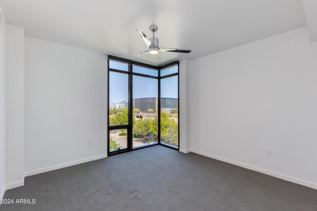 Building Photo - 200 W Portland St