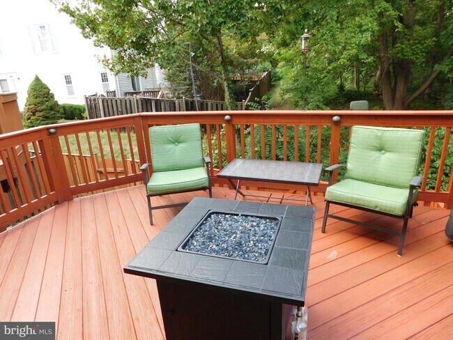 Building Photo - 8487 Springfield Oaks Dr