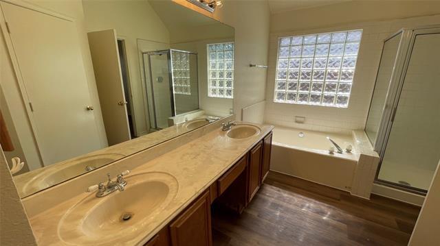 Building Photo - 320 Pebblebrook Ln