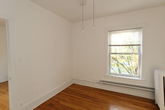 Building Photo - 962 W Cornelia Ave