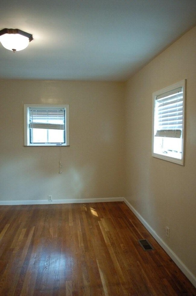 Building Photo - 1500 Luttrell St