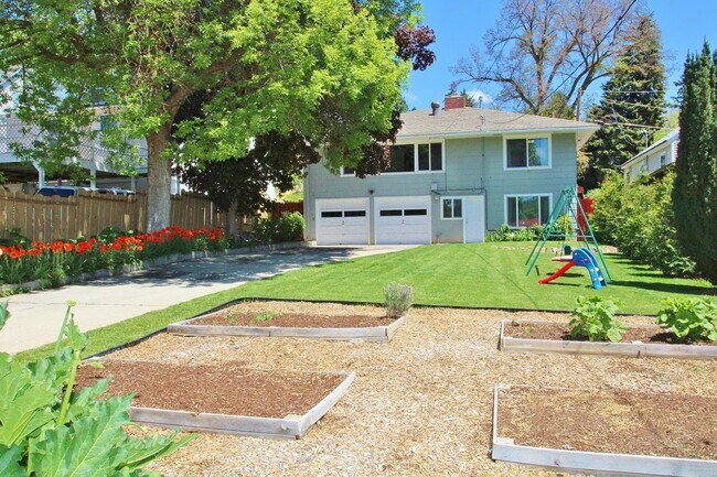 Building Photo - 510 Pacific Terrace