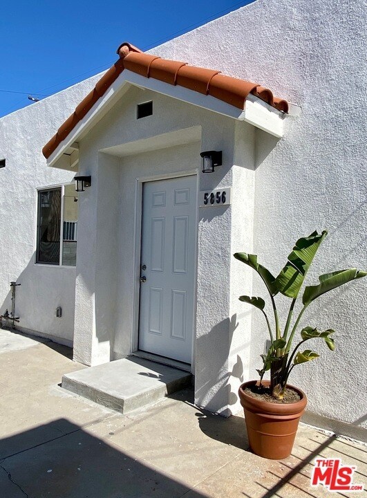 Building Photo - 5856 Arlington Ave