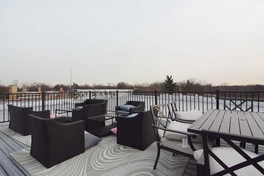 Building Photo - 730 St Johns Ave