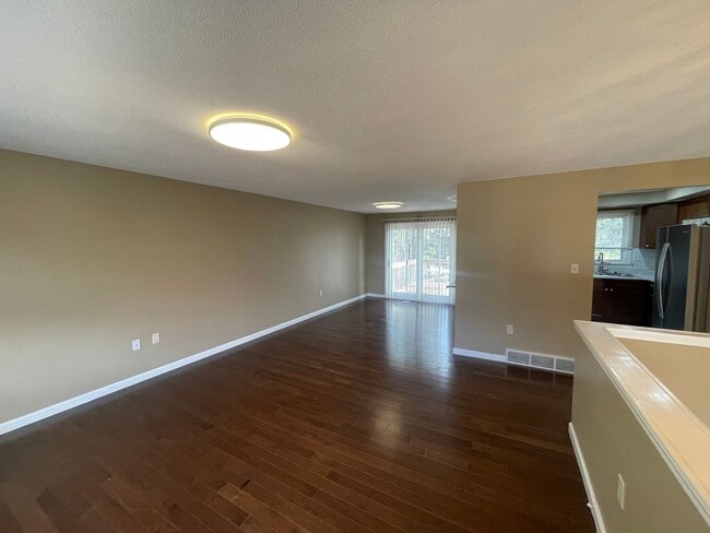 Building Photo - 498 Addison Rd