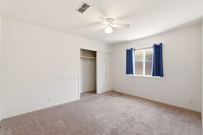 Building Photo - 8319 Santa Clarita St NE