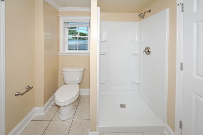 Building Photo - 4206 Seaview St