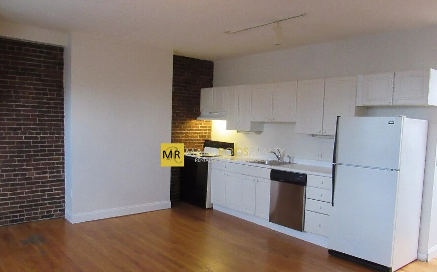 Building Photo - 676 Tremont St