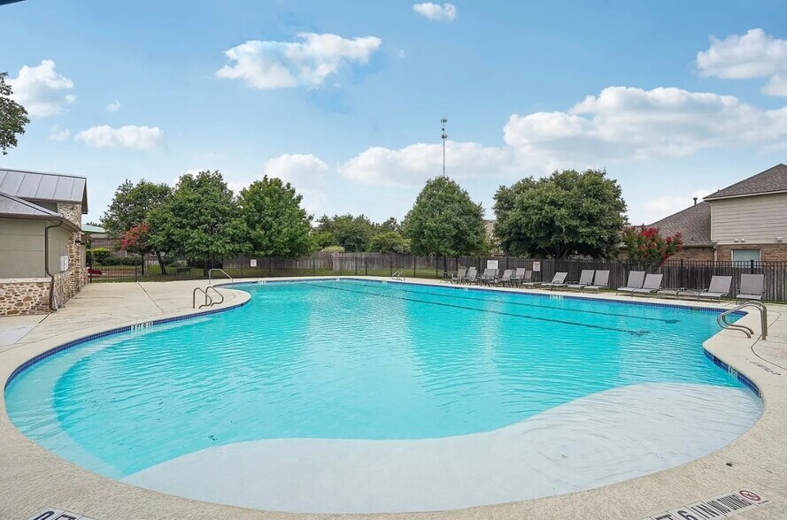 Community swim pool - 27458 Camino Tower