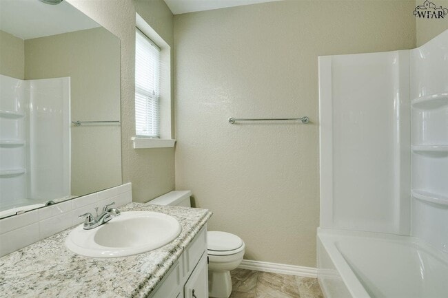 Building Photo - 2313 Randolph Dr