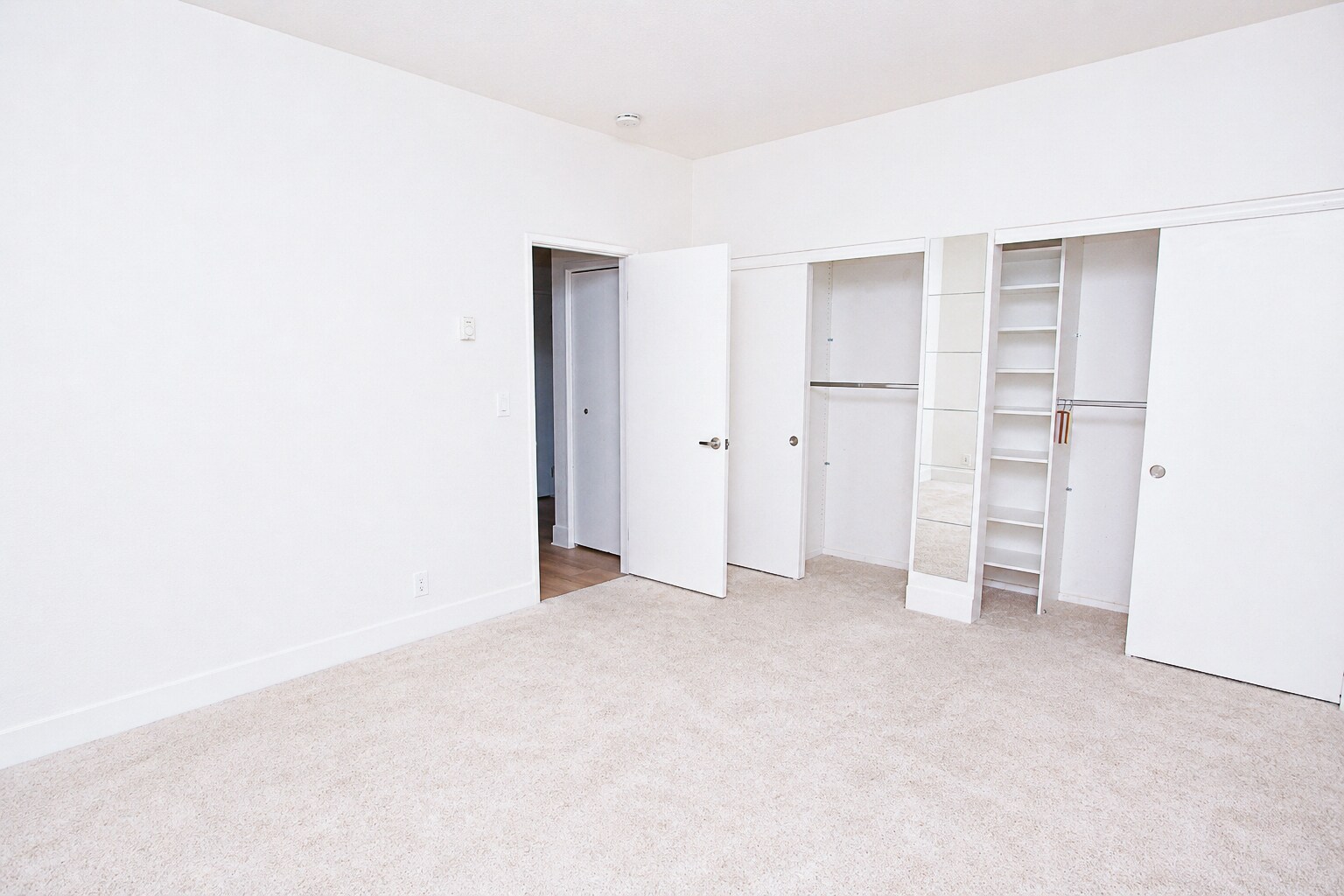 Building Photo - 151 Shoreline Ct
