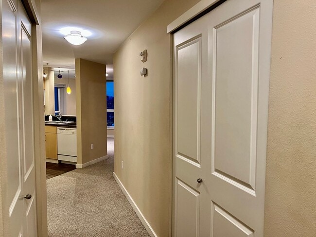 Building Photo - Spacious 2 Bedroom Condo at the Tobira – Central Location