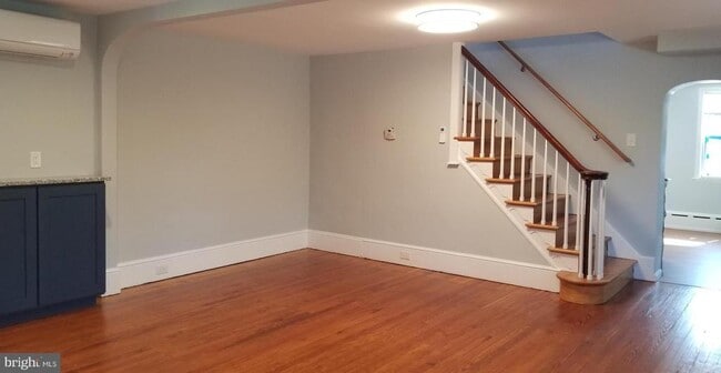 Building Photo - 473 Freemont St