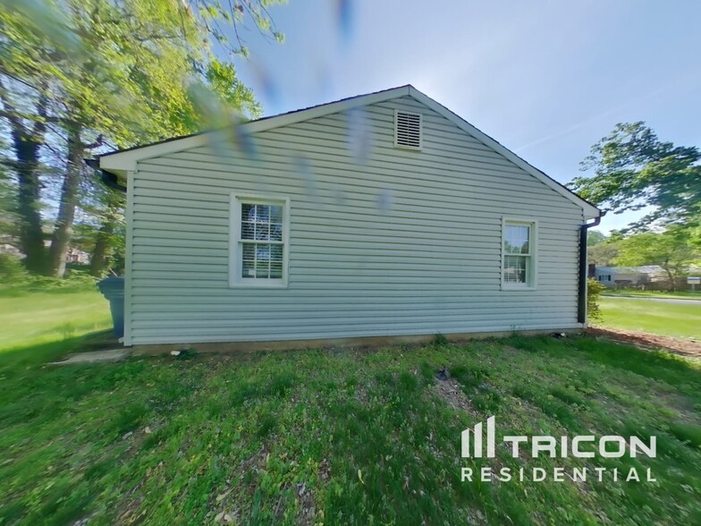 Building Photo - 15008 Nashua Ln