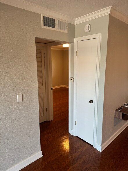 Building Photo - 3232 S Macdill Ave