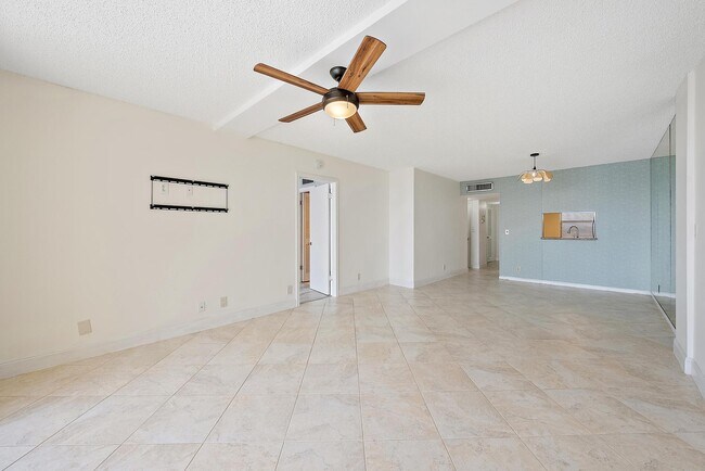 Building Photo - 105 Paradise Harbour Blvd