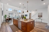 Building Photo - Gorgeous penthouse condo in East Industrial neighborhood – Fremont!