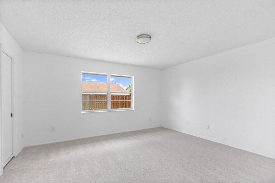 Building Photo - 23089 SW 55th Ave