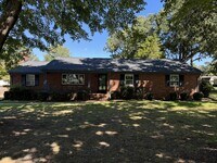 Building Photo - 7238 Bellspring Dr