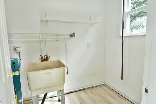 Building Photo - 72-78 S Roanoke