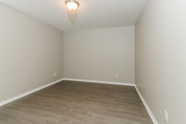 Building Photo - 1302 SW Amboy Ave