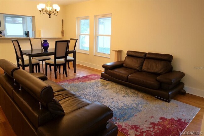 Building Photo - 10906 W Cove Harbor Dr