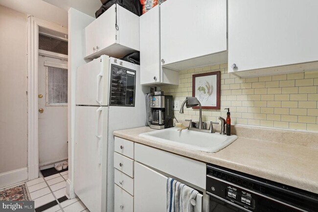 Building Photo - 1736 18th St NW