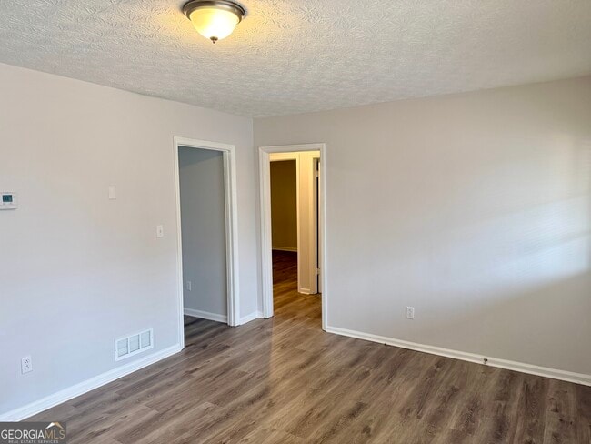 Building Photo - 88 Church St