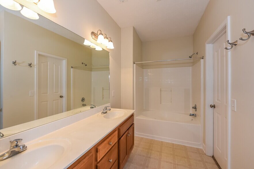Building Photo - 1448 Jeter Way