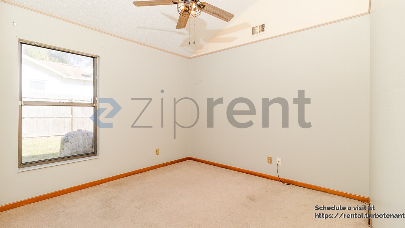 Building Photo - 5444 Lighthouse Rd