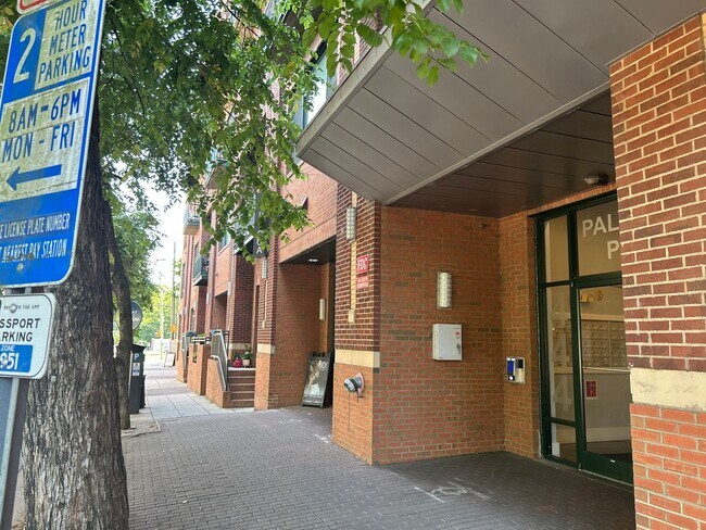Building Photo - 1 Bed | 1.5 Bath Downtown Raleigh Condo - ...