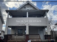 Building Photo - 2 Bedroom First Floor Duplex Available Now!