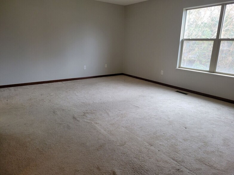 Building Photo - 8162 Chateau Ln