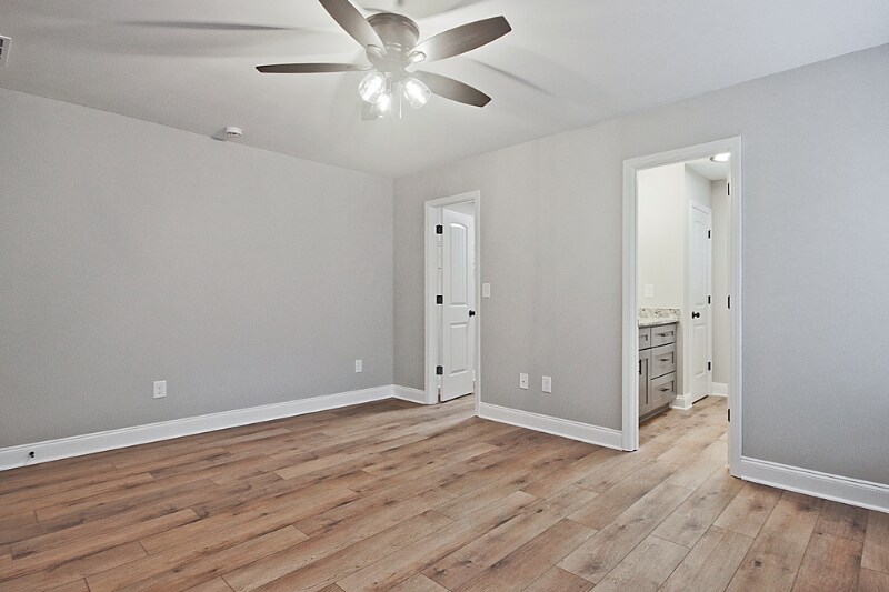 Building Photo - 620 Walnut Woods Dr