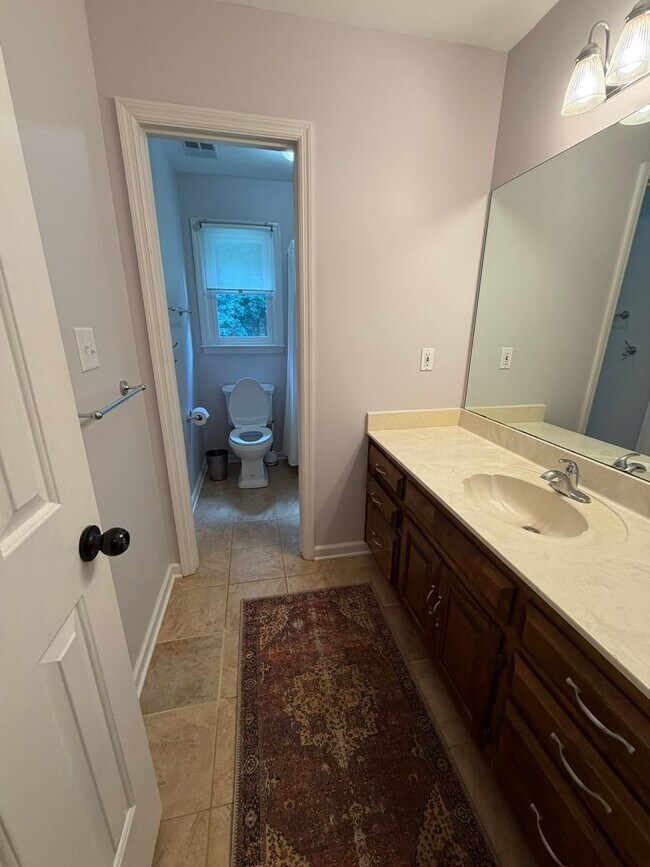 Building Photo - Beautiful East Side Home