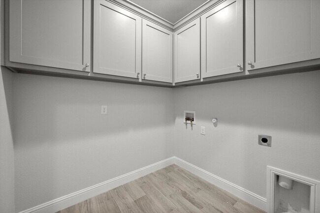 Building Photo - Brand New Luxury Townhouse in Central West Arlington