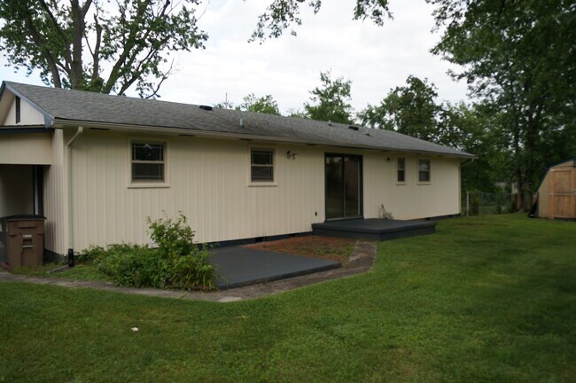 Building Photo - 749 Aeronca Rd NW