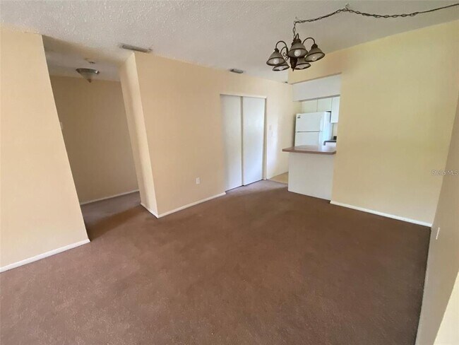 Building Photo - 2621 Pine Lake Terrace