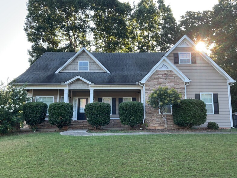 Primary Photo - 114 Stiles Dr
