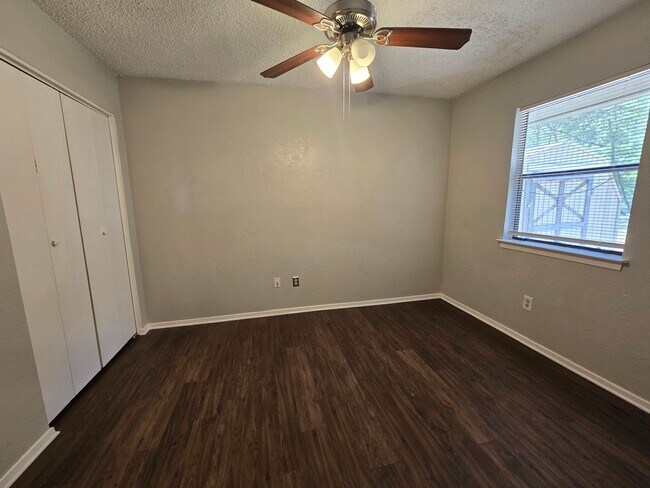 Building Photo - 1713 Cinnamon Path