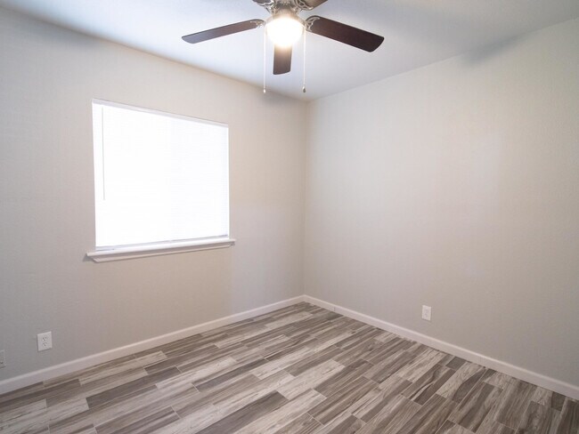 Building Photo - 2855 M St