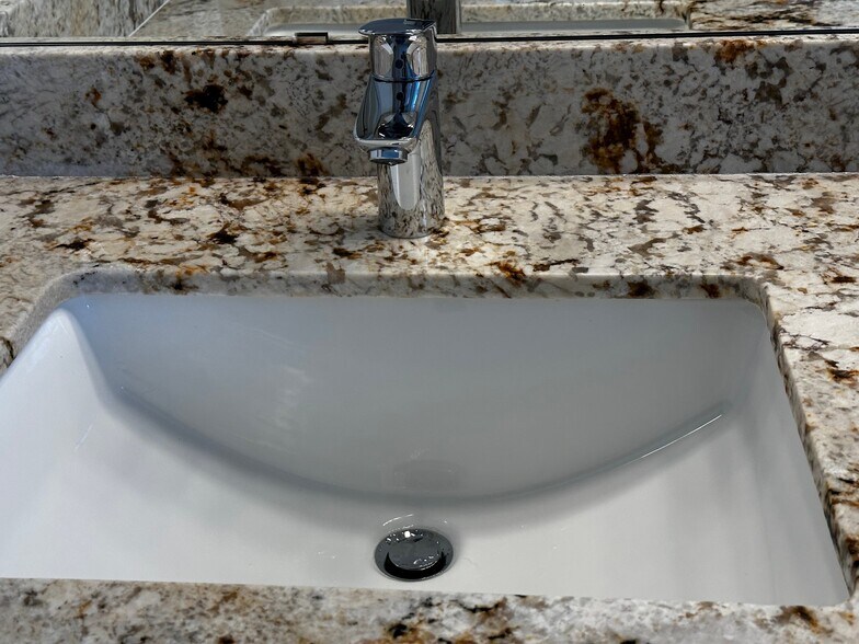 Building Photo - 10317 E Penstamin Dr