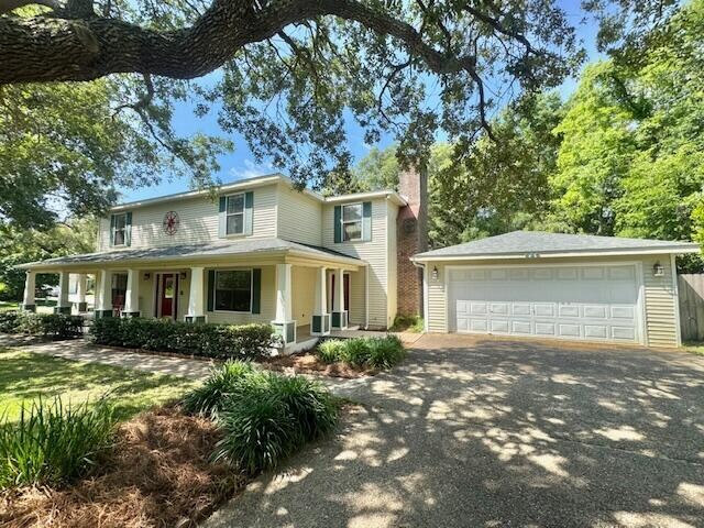 Building Photo - 620 Grenada Way