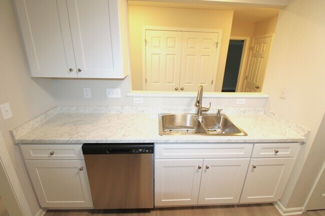 Building Photo - Fully Remodeled 3 Bedroom home with a garage!
