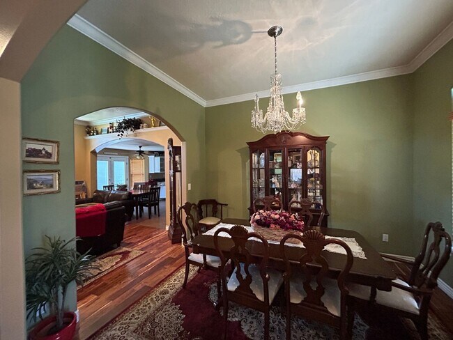 Building Photo - 3 Bedroom 2.5 Bathroom Upstairs Unit in Spanish Fork!