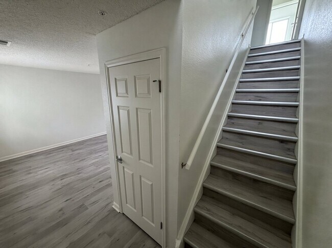 Building Photo - 629 Walden Cir
